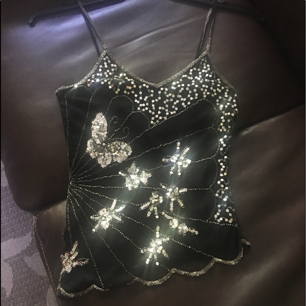 Blouses - Picture 2 of 3